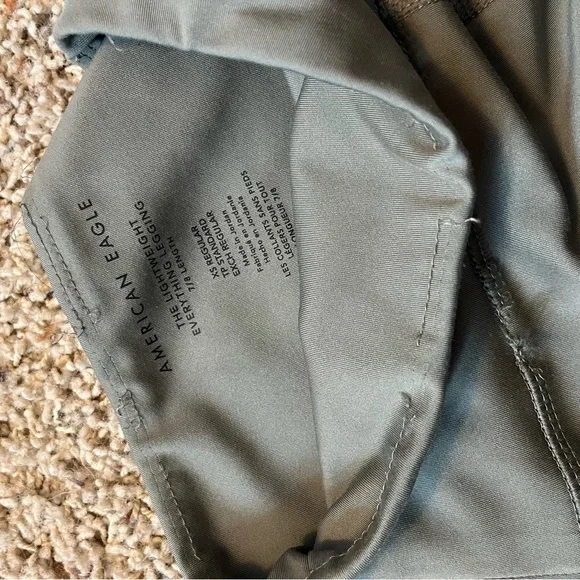 American Eagle The Lightweight Everything Legging 7/8 Length - Picture 5 of 5
